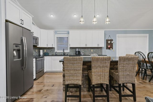 102 Whipperwill Dr, Clarkson, KY 42726