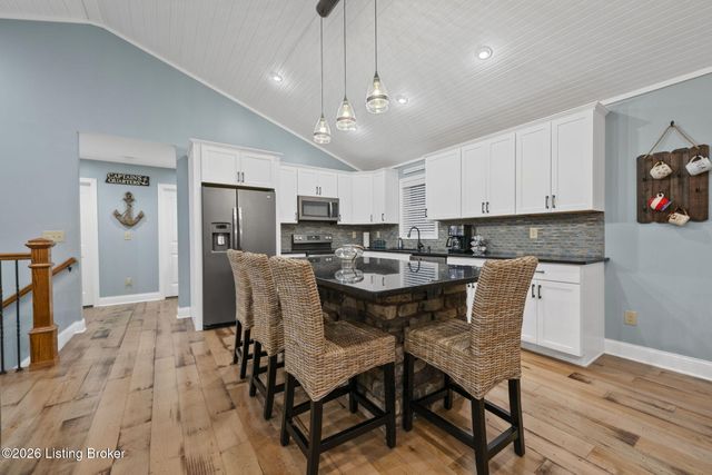 102 Whipperwill Dr, Clarkson, KY 42726