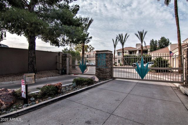 8270 N HAYDEN Road 2013, Scottsdale, AZ 85258