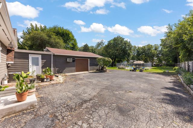 738 Church Street, Batavia, IL 60510