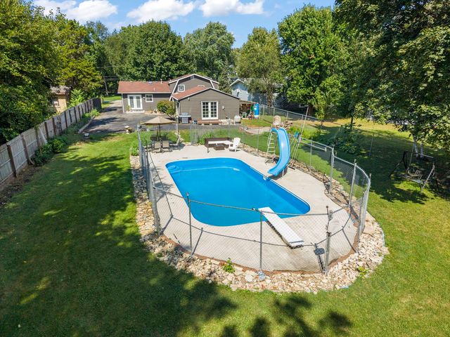 738 Church Street, Batavia, IL 60510