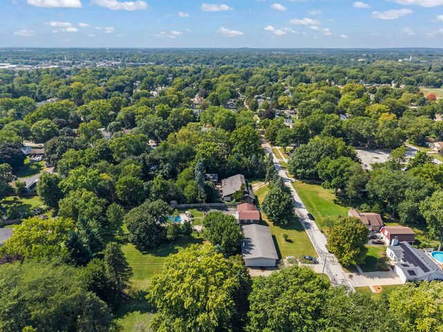 738 Church Street, Batavia, IL 60510
