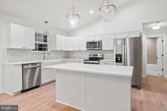 1080 EASTHAM RD, Bumpass, VA 23024