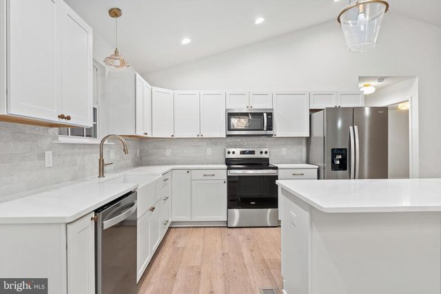 1080 EASTHAM RD, Bumpass, VA 23024