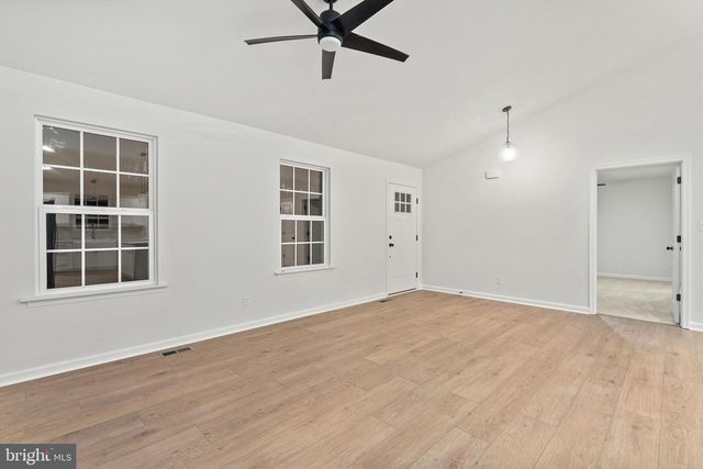 1080 EASTHAM RD, Bumpass, VA 23024