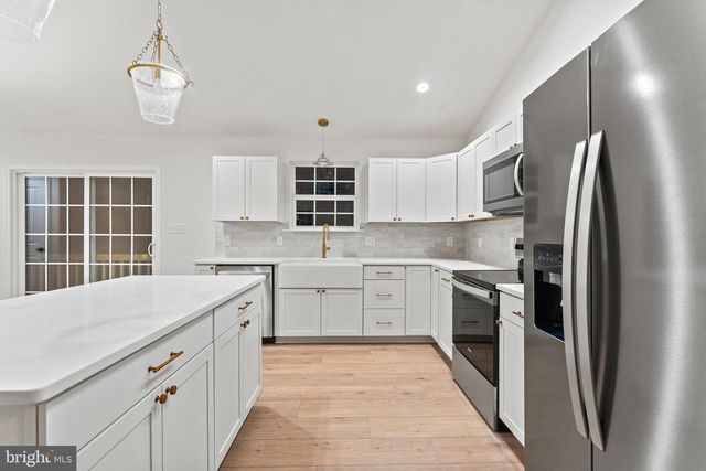 1080 EASTHAM RD, Bumpass, VA 23024