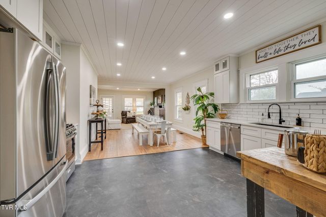 610 East Myrtle Avenue, Johnson City, TN 37601