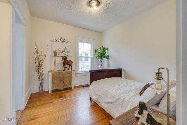 610 East Myrtle Avenue, Johnson City, TN 37601