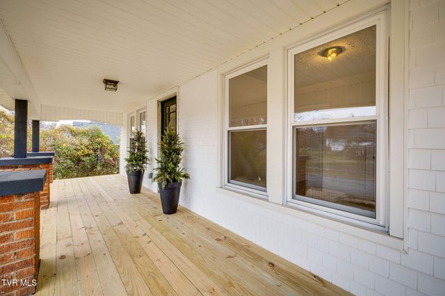 610 East Myrtle Avenue, Johnson City, TN 37601