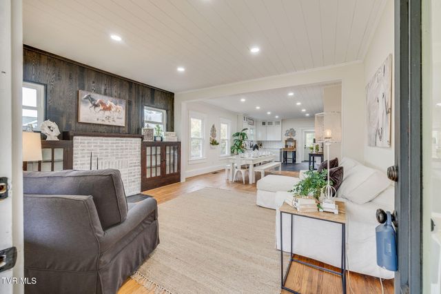 610 East Myrtle Avenue, Johnson City, TN 37601