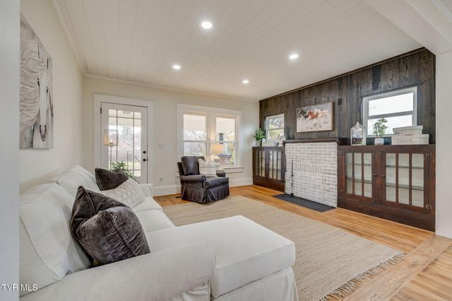 610 East Myrtle Avenue, Johnson City, TN 37601