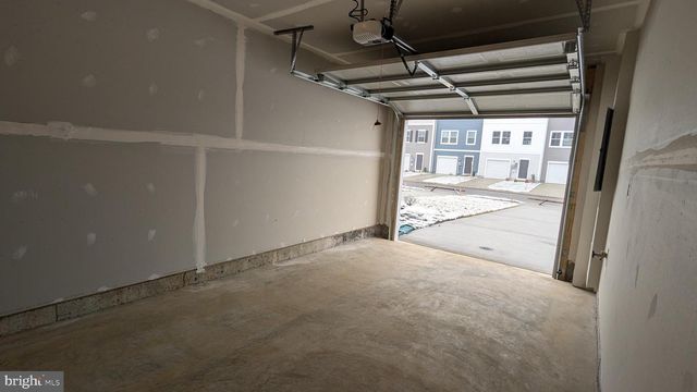 250 COOPERAGE RD, Inwood, WV 25428