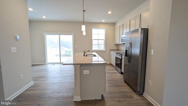 250 COOPERAGE RD, Inwood, WV 25428