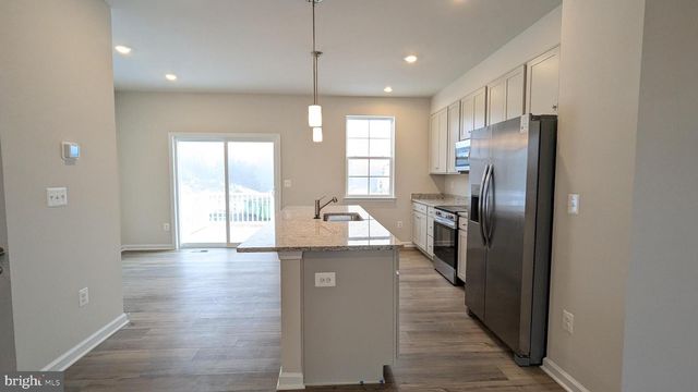 250 COOPERAGE RD, Inwood, WV 25428