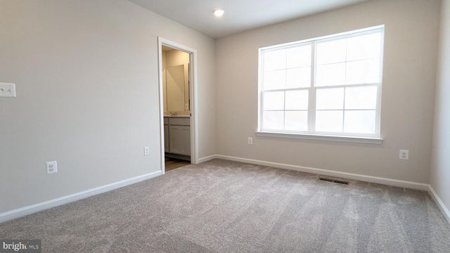 250 COOPERAGE RD, Inwood, WV 25428