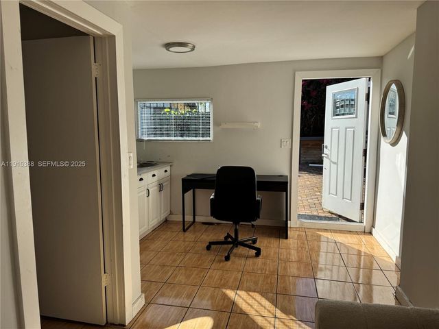 621 NW 19th Ave Back, Miami, FL 33125