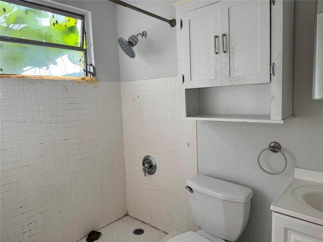 621 NW 19th Ave Back, Miami, FL 33125