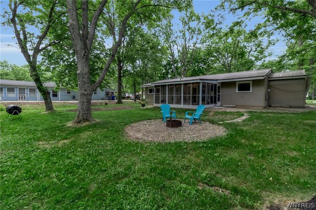 449 Kenwood Drive, Lewiston, NY 14092