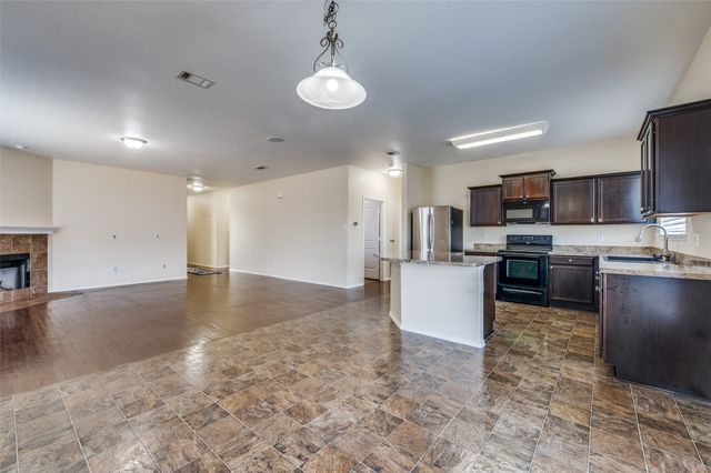 209 Rock Meadow Drive, Crowley, TX 76036