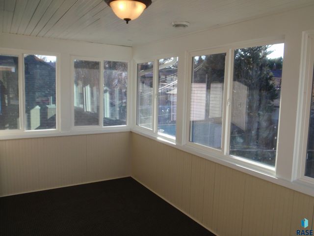 821 S 1st Ave Avenue, Sioux Falls, SD 57104