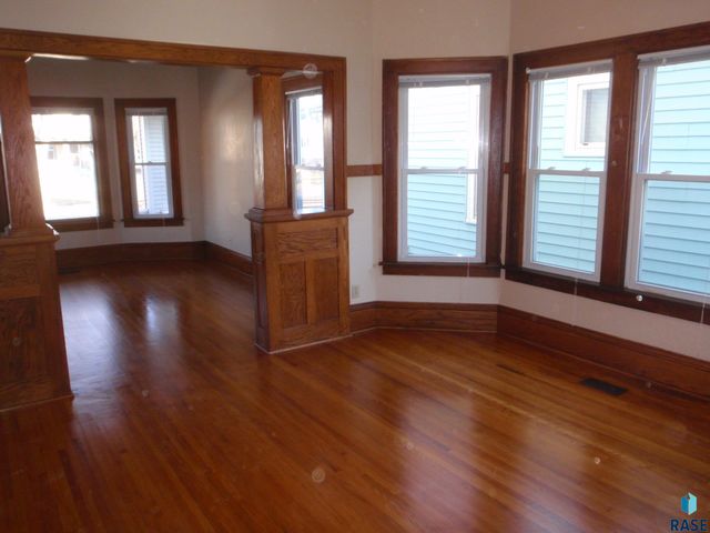 821 S 1st Ave Avenue, Sioux Falls, SD 57104