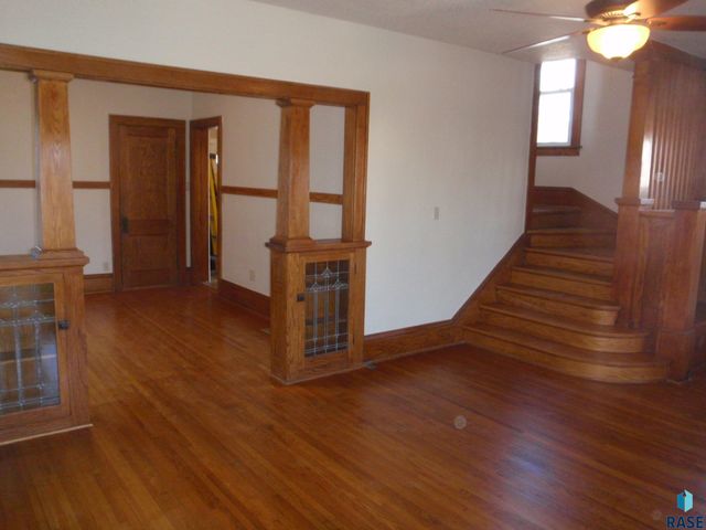 821 S 1st Ave Avenue, Sioux Falls, SD 57104