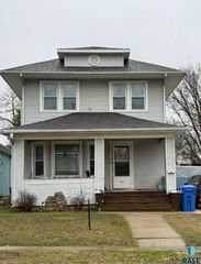 821 S 1st Ave Avenue, Sioux Falls, SD 57104