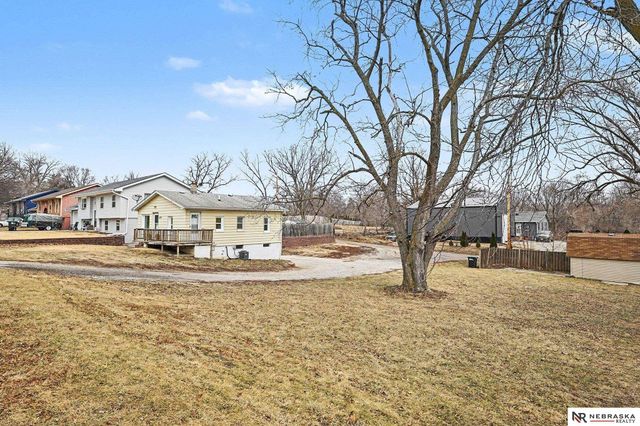 5821 S 48th Avenue, Omaha, NE 68117