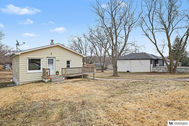 5821 S 48th Avenue, Omaha, NE 68117