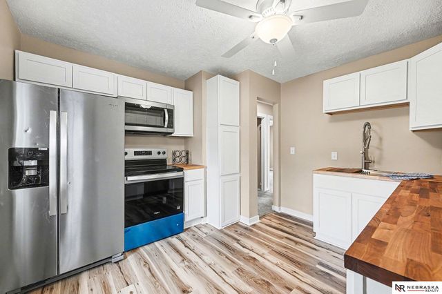 5821 S 48th Avenue, Omaha, NE 68117