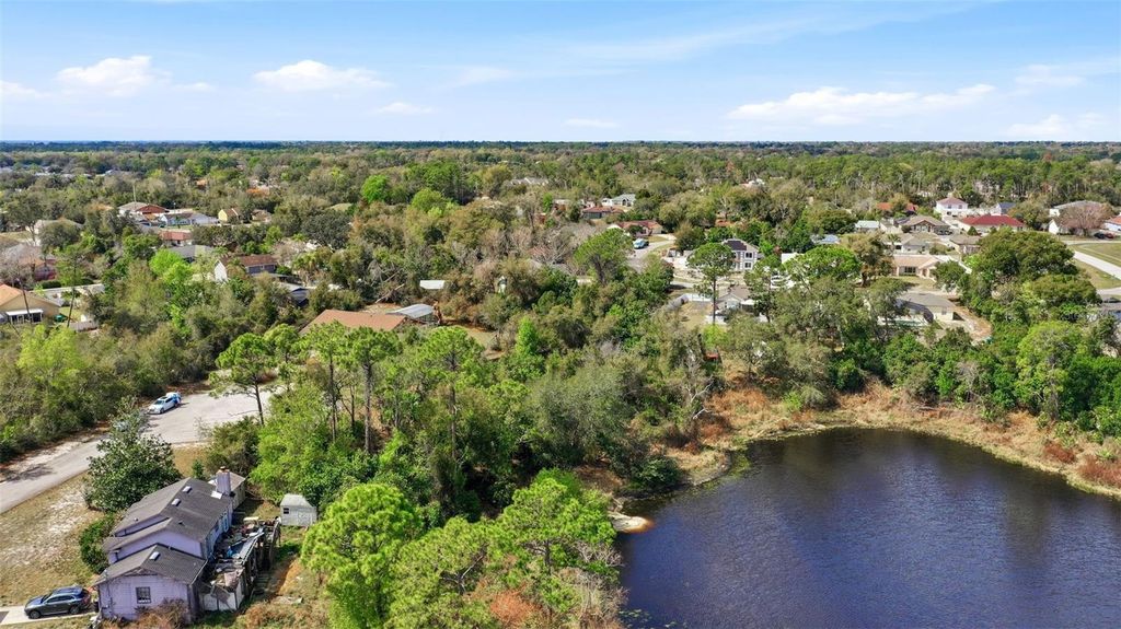 Image 10 of property listing at 2328 BRIMHALL COURT, Deltona, FL 32738