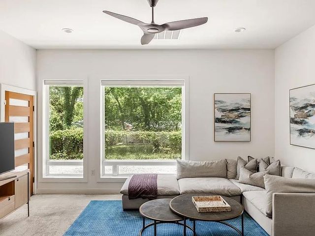 2211 Canterbury ST B, Austin, TX 78702