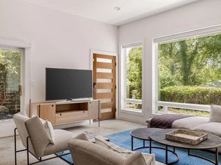 2211 Canterbury ST B, Austin, TX 78702