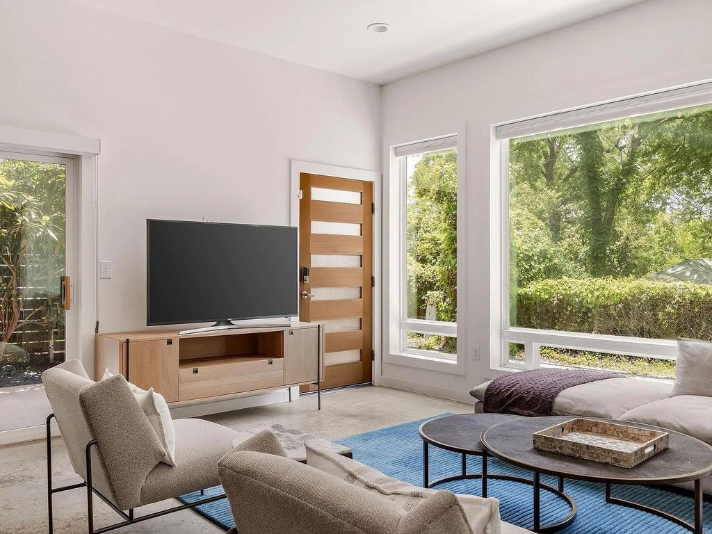 2211 Canterbury ST B, Austin, TX 78702