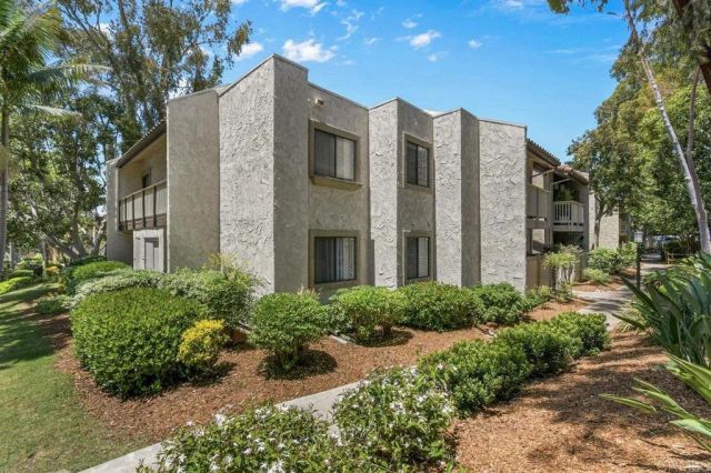 9959 Azuaga Street I-105, San Diego, CA 92129