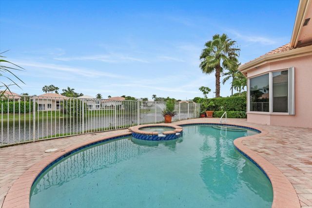 7081 Mallorca Crescent, Boca Raton, FL 33433