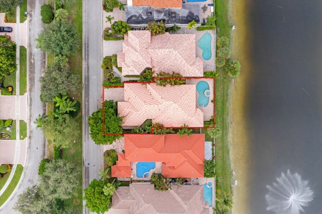7081 Mallorca Crescent, Boca Raton, FL 33433