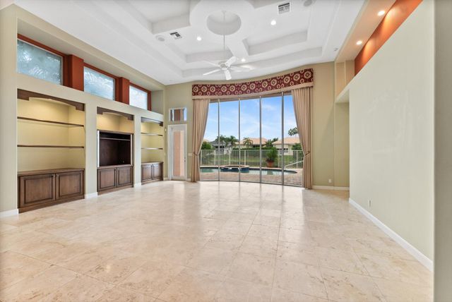 7081 Mallorca Crescent, Boca Raton, FL 33433