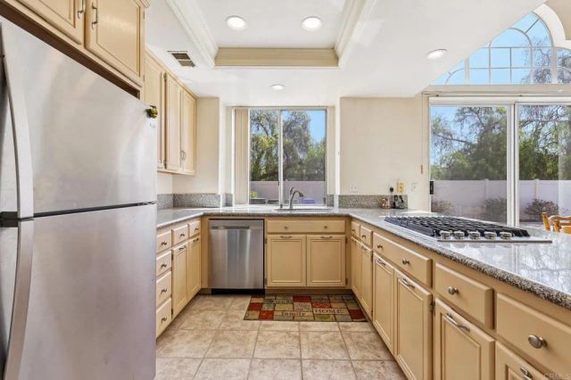 638 Cantara Lane, Vista, CA 92081