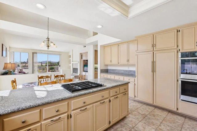 638 Cantara Lane, Vista, CA 92081