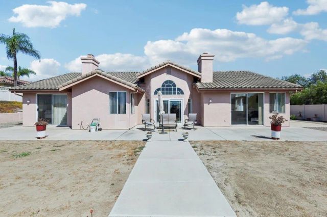 638 Cantara Lane, Vista, CA 92081