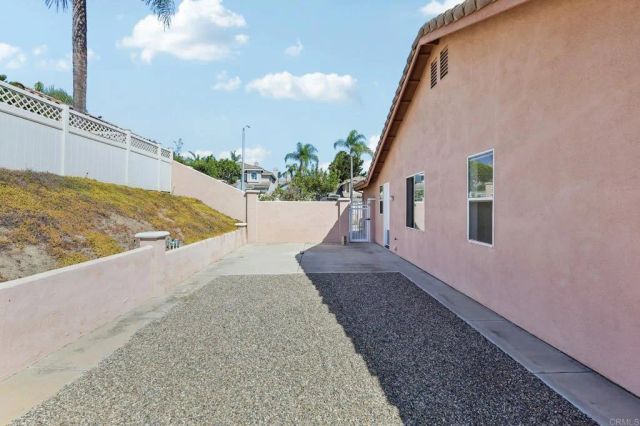 638 Cantara Lane, Vista, CA 92081