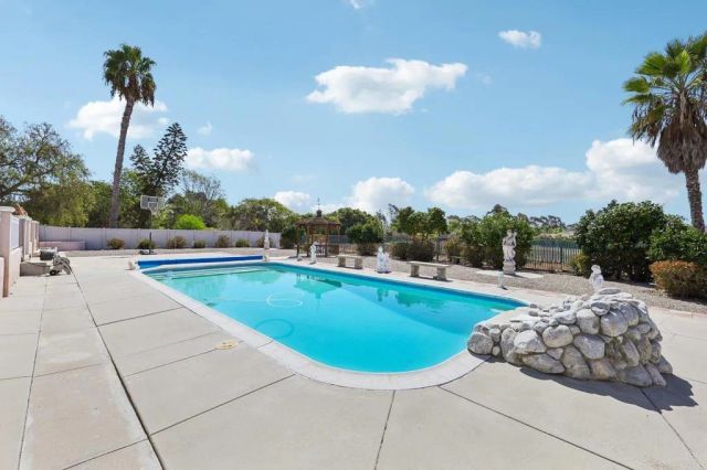 638 Cantara Lane, Vista, CA 92081