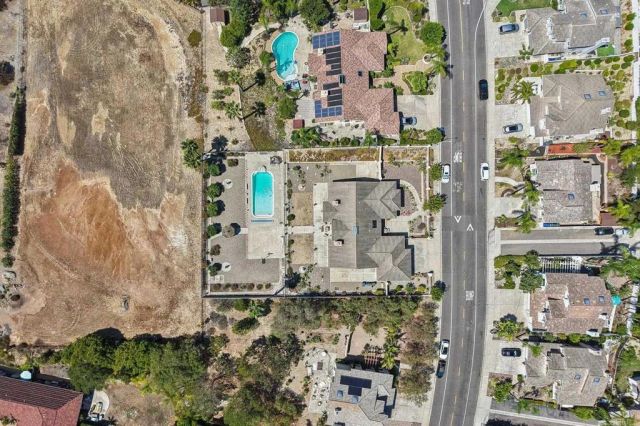 638 Cantara Lane, Vista, CA 92081