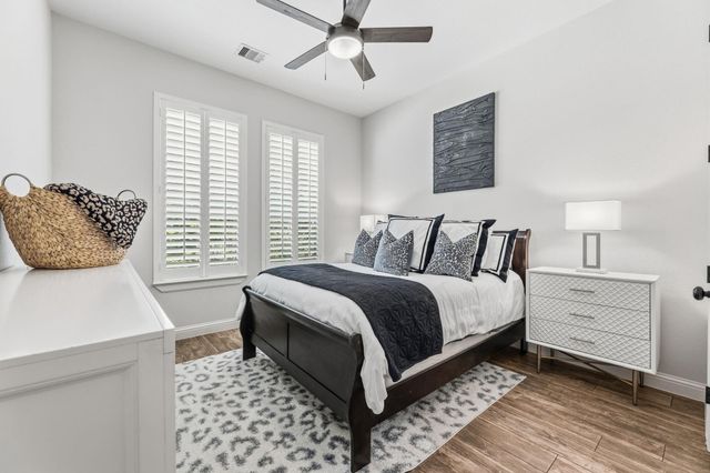 25127 E Tara Plantation Drive E, Tomball, TX 77375