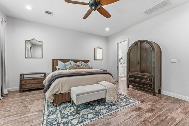 25127 E Tara Plantation Drive E, Tomball, TX 77375