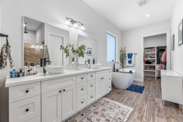 25127 E Tara Plantation Drive E, Tomball, TX 77375