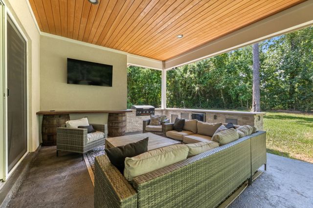 25127 E Tara Plantation Drive E, Tomball, TX 77375