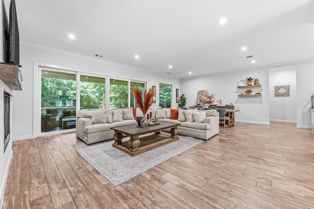 25127 E Tara Plantation Drive E, Tomball, TX 77375
