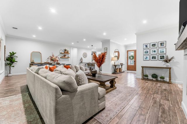 25127 E Tara Plantation Drive E, Tomball, TX 77375